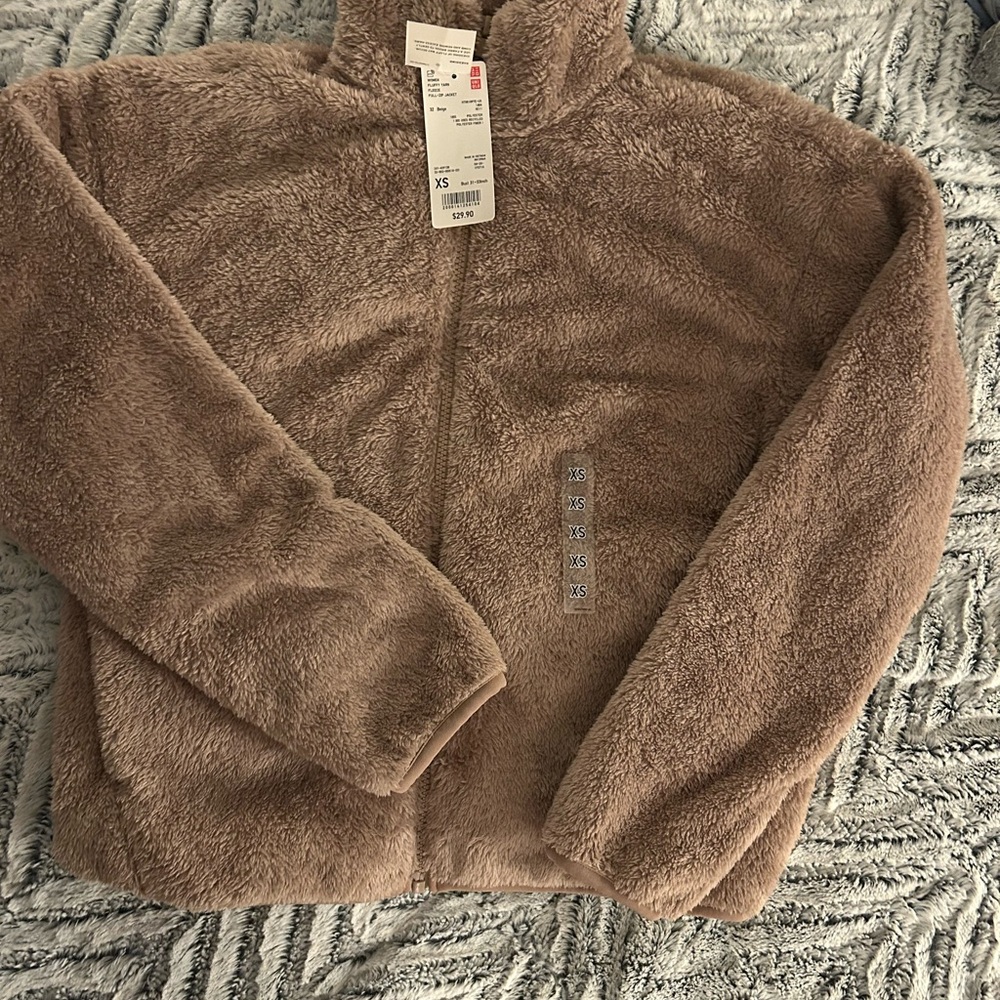 Uniqlo Fleece Jacket in Tan